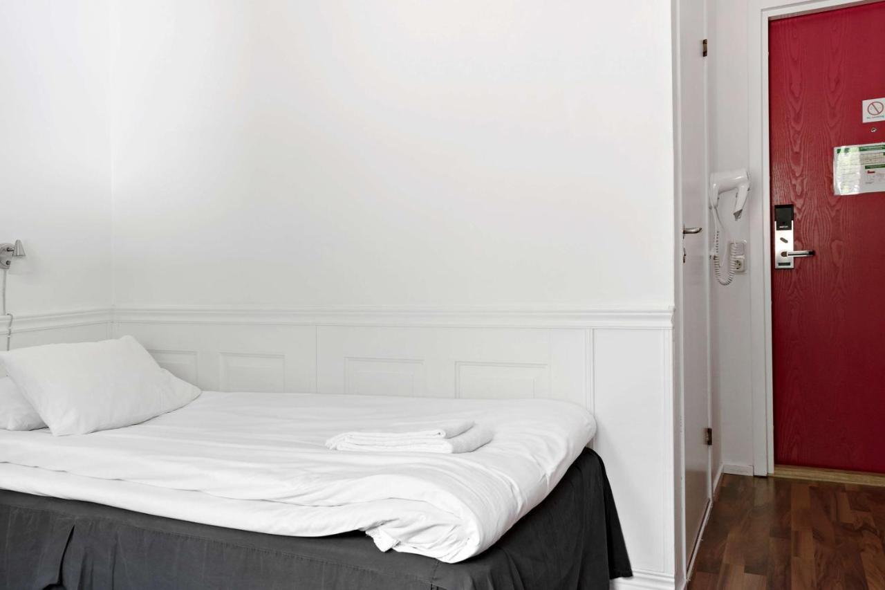 Sure Hotel By Best Western Vilsta Sporthotell Eskilstuna Esterno foto