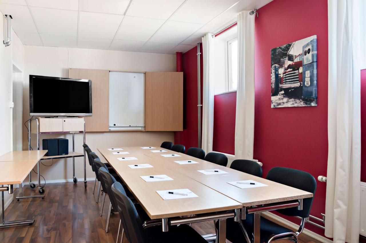 Sure Hotel By Best Western Vilsta Sporthotell Eskilstuna Esterno foto
